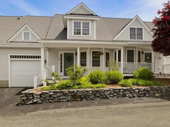 10 Charnstaff Ln Unit 202, Billerica, MA 01821