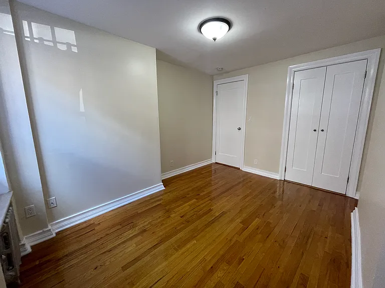 248 W 20th St #B1 — Photo 12