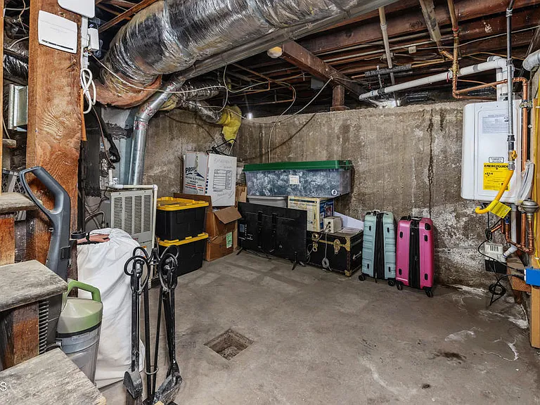 840 Victoria Dr — Photo 34