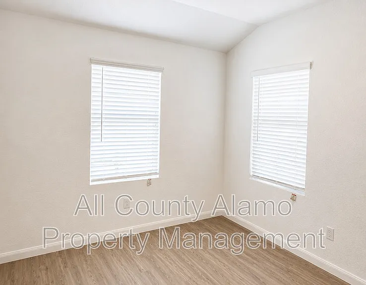 4327 Southton Loch — Photo 11