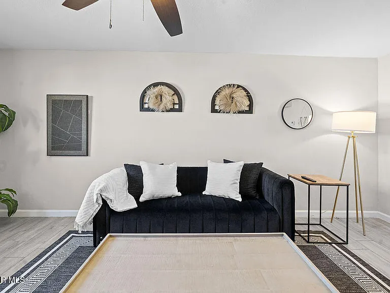 7441 Alameda Ave #11 — Photo 5