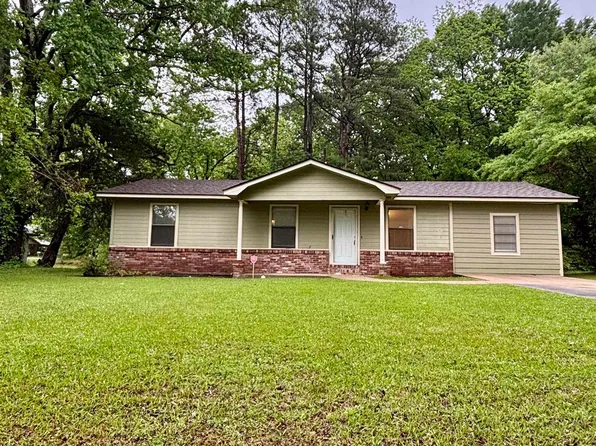 1613 N James St, Jacksonville, AR 72076