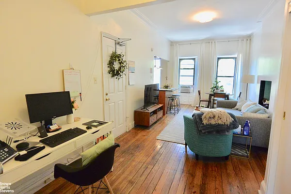 Rented by Brown Harris Stevens | media 10