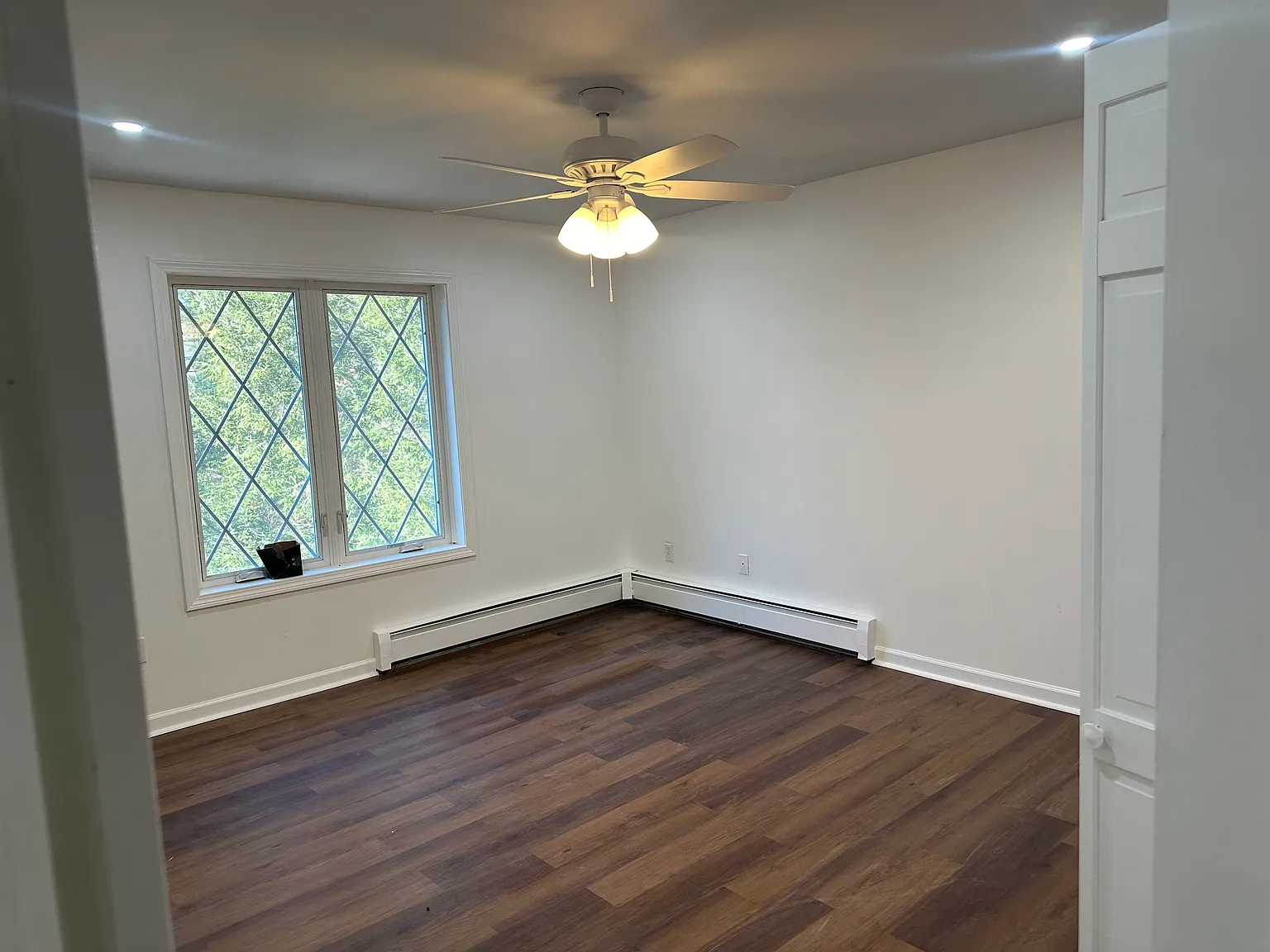 4 bed, 2.5 bath, 1824 sqft, $3,300 — Photo 3