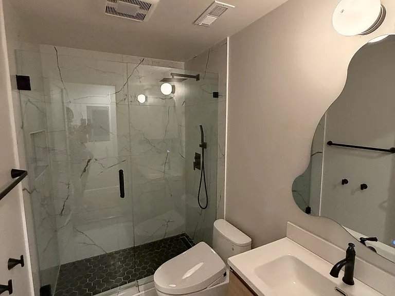 2428 Lincoln Ave — Photo 8