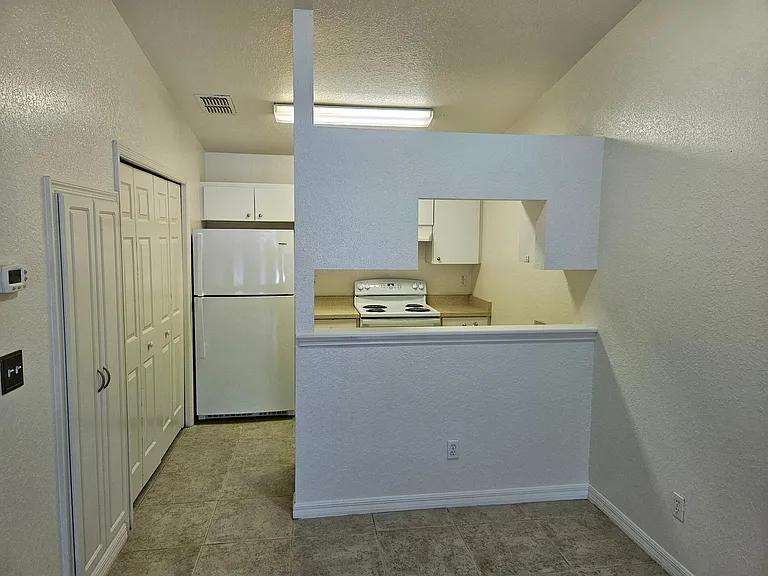 531 NE 28th Ave #200 — Photo 3