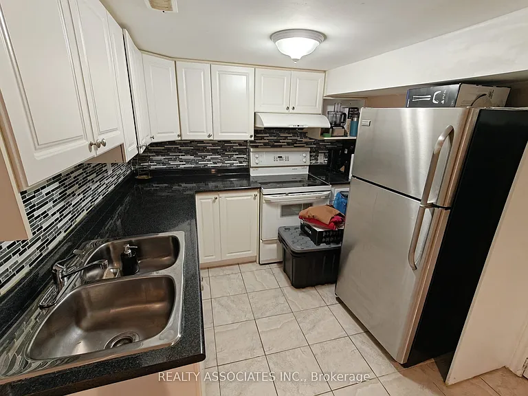69 Cornerbrook Dr S — Photo 24