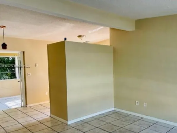 1400 NE 40th St, Pompano Beach, FL 33064