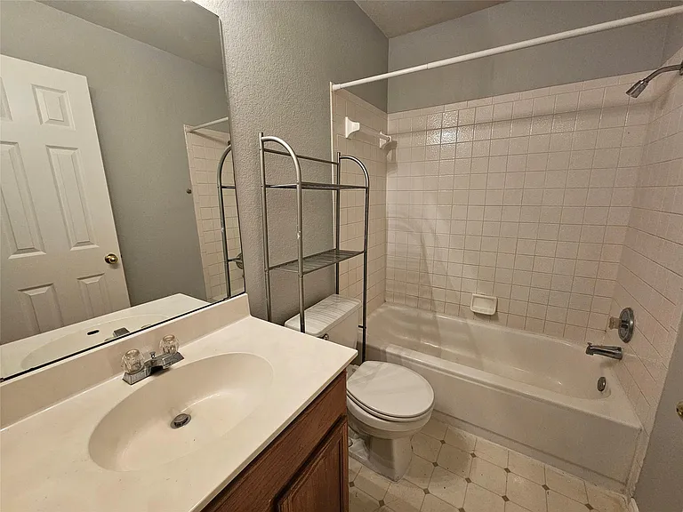 4211 Mather — Photo 23