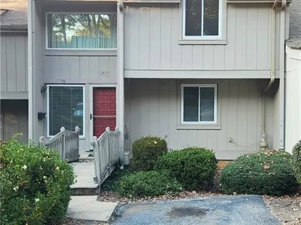 127 Lamplighter Cir, Winston Salem, NC 27104