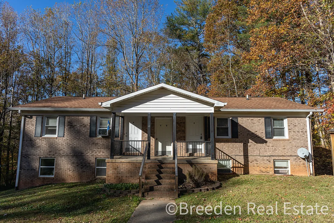 072-01: 1466 Kennedy Drive - F — Photo 1
