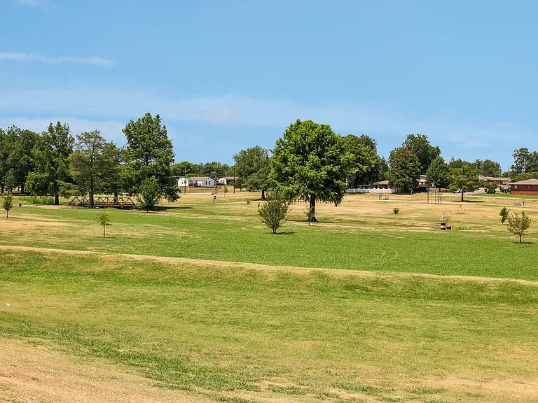 Enclave Estates — Photo 42