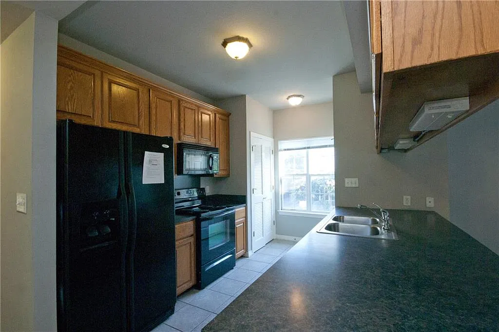 4 bed, 1500 sqft, $3,500 — Photo 3