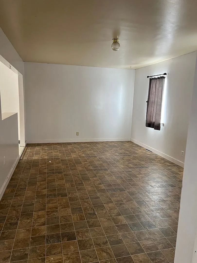 1 Bedroom 1 Bath House — Photo 3
