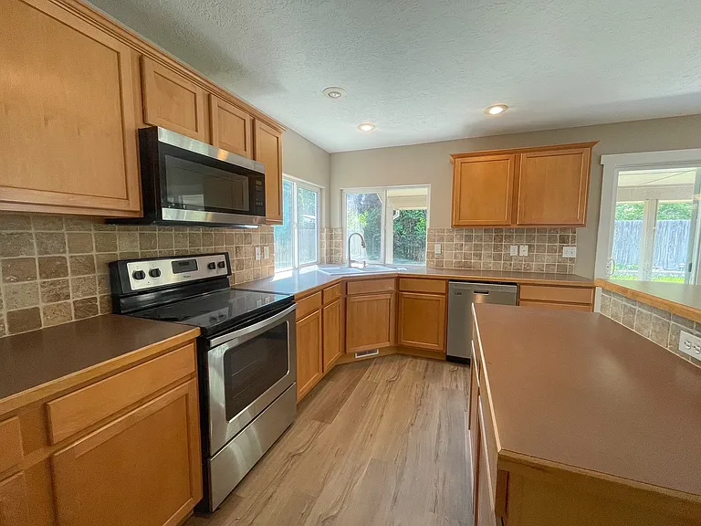 6489 S Cheshire Ave — Photo 12