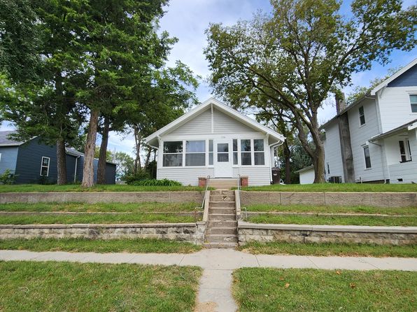 736 W Main St