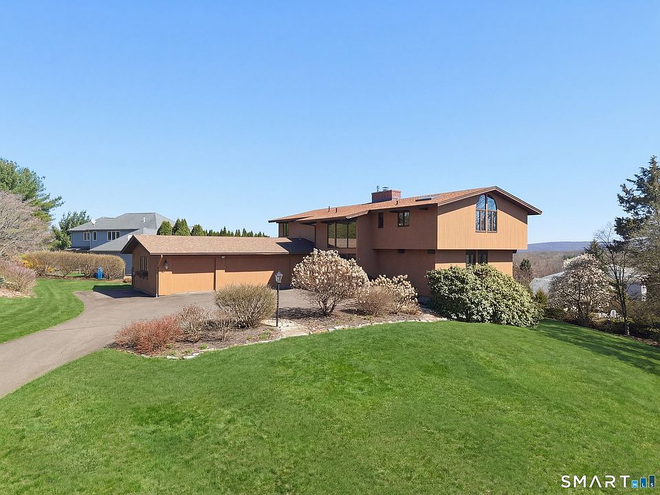 1st image of 279 Mooreland Road