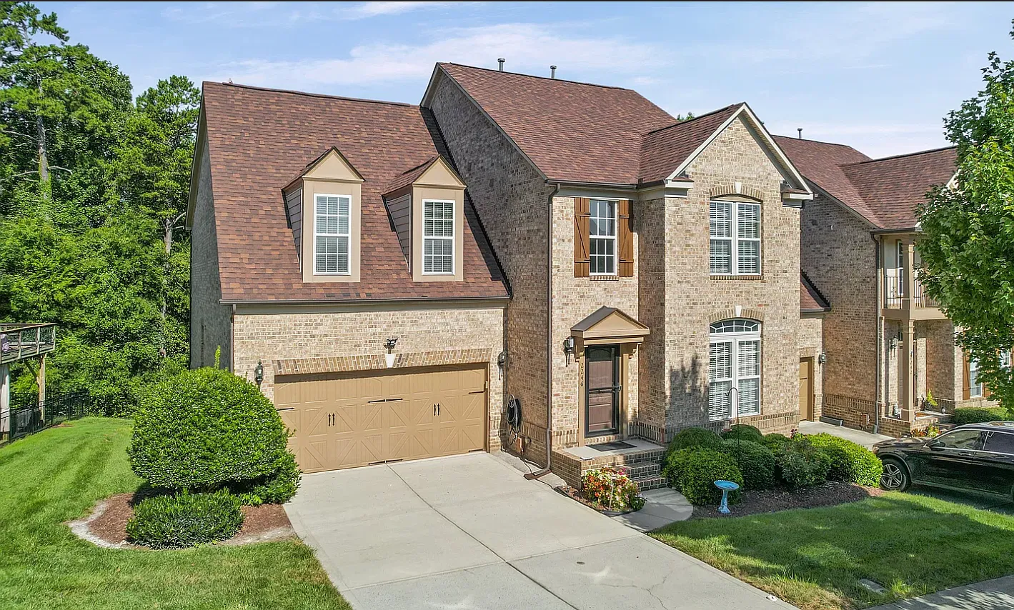 4 bed, 3.5 bath, 4750 sqft, $3,600 — Photo 2