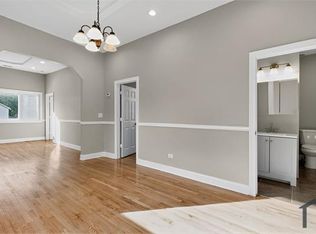 844 W 51st Pl #1, Chicago, IL 60609