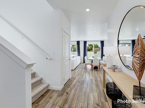 3rd image of 15215 Lenticular Ave