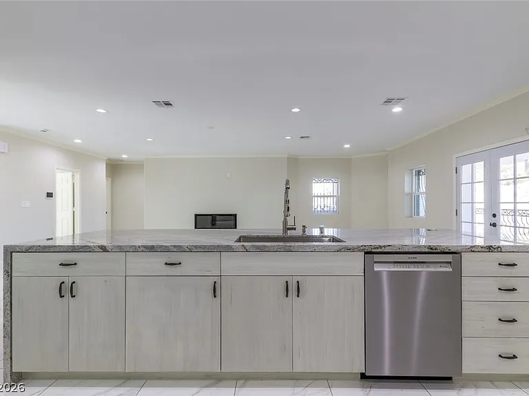 60 E Levi Ave — Photo 21