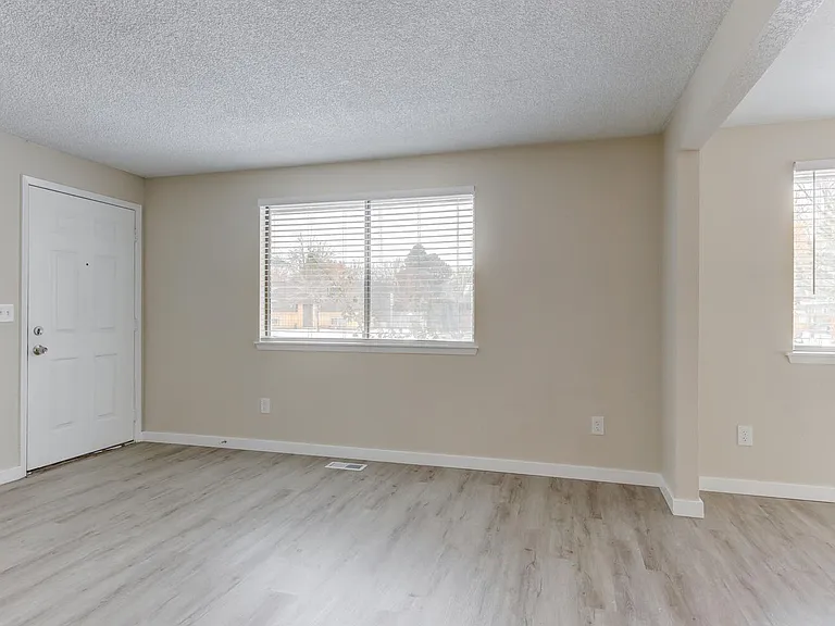 2910 & 2912 S Holden Ave — Photo 6