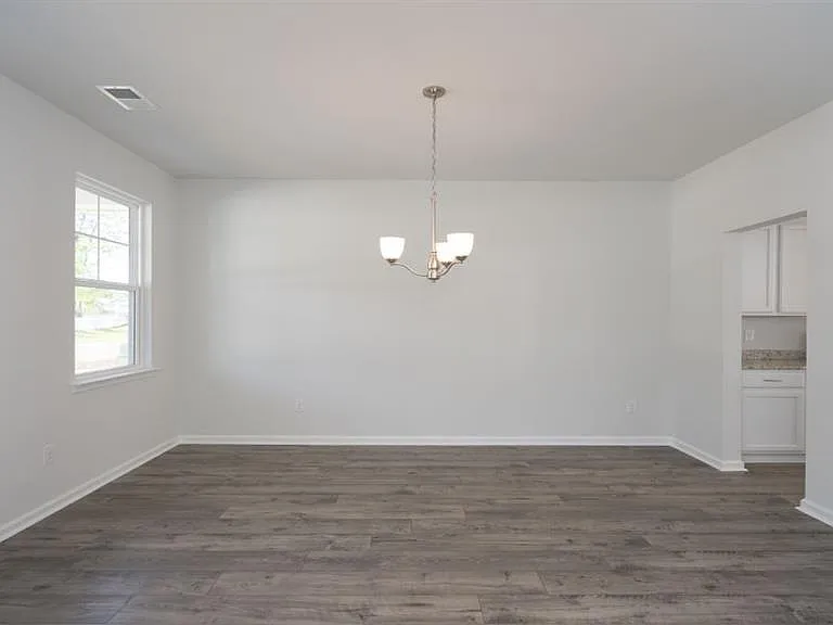 654 Sadlers Creek Ct — Photo 3