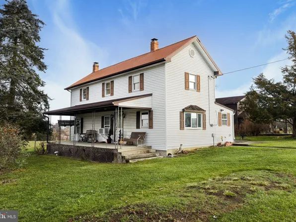 1702 Specks Run Rd, Bunker Hill, WV 25413