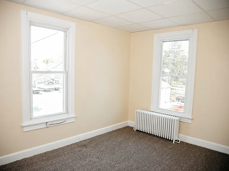 327 Spruce St — Photo 18