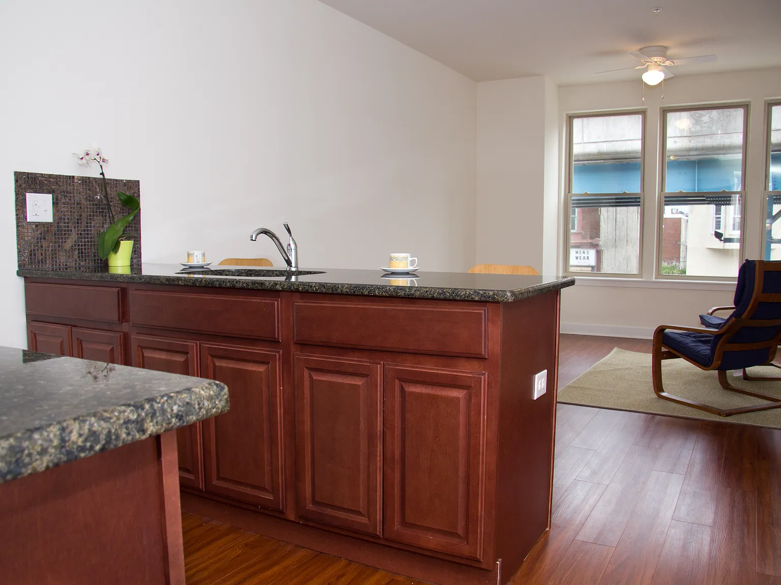 1 bed, 833 sqft, $1,499 — Photo 2