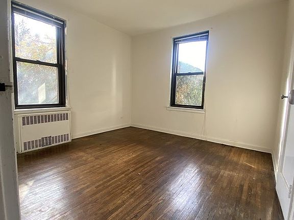 3rd image of 11224 Northern Blvd APT 1H