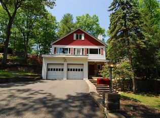 116 Bishops Rock Rd, Hopatcong, NJ 07843