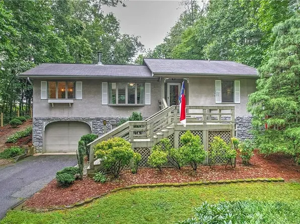 12 Evergreen Hill Dr, Etowah, NC 28729