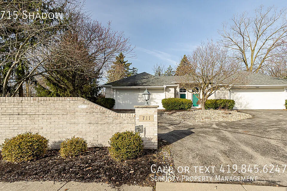 715 Shadow Ln
