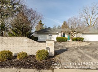 715 Shadow Ln, Toledo, OH 43615
