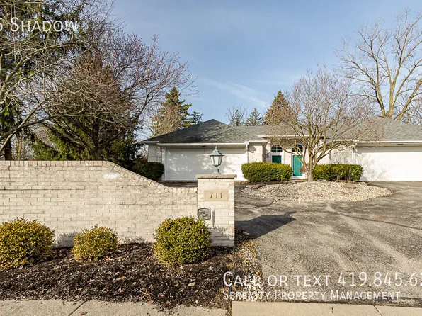 715 Shadow Ln, Toledo, OH 43615