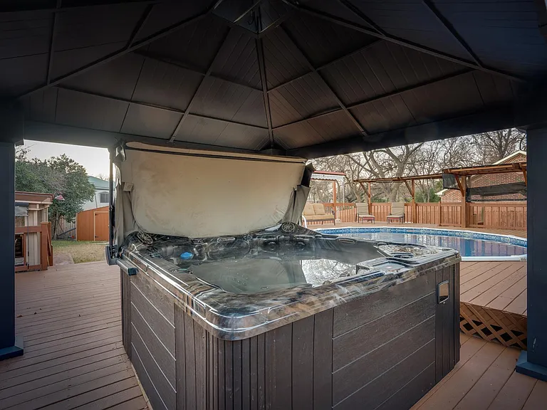 7809 Claremont Dr — Photo 33