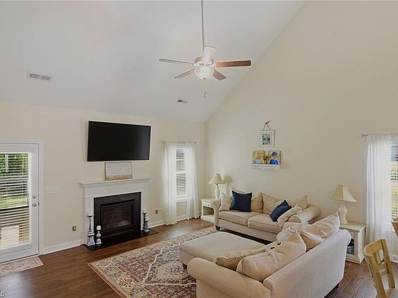 3rd image of 4558 Jasper Ridge Dr