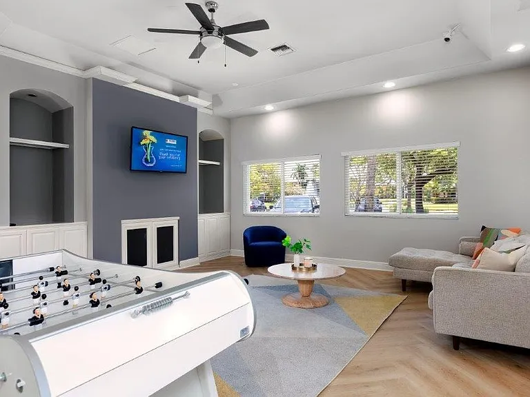 Weston Place Apartments — Photo 44