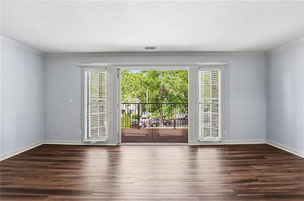 2 bed, 1016 sqft, $1,750 — Photo 2