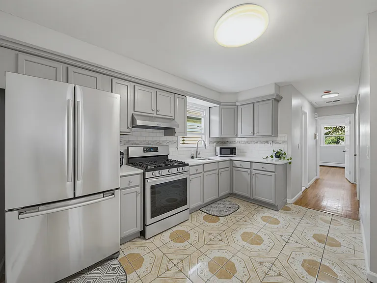 194 Congress St #3 — Photo 3