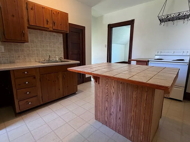 1305 N Church St — Photo 14