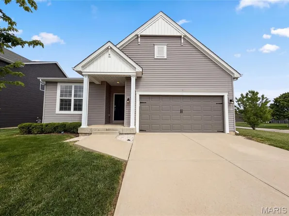 1034 Sweet River Dr, O'Fallon, MO 63366