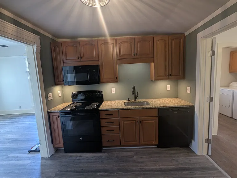 209A S Greenwood St #A — Photo 11
