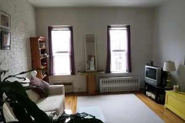 Rented by Chartwell Forest Hills Realty | media 22