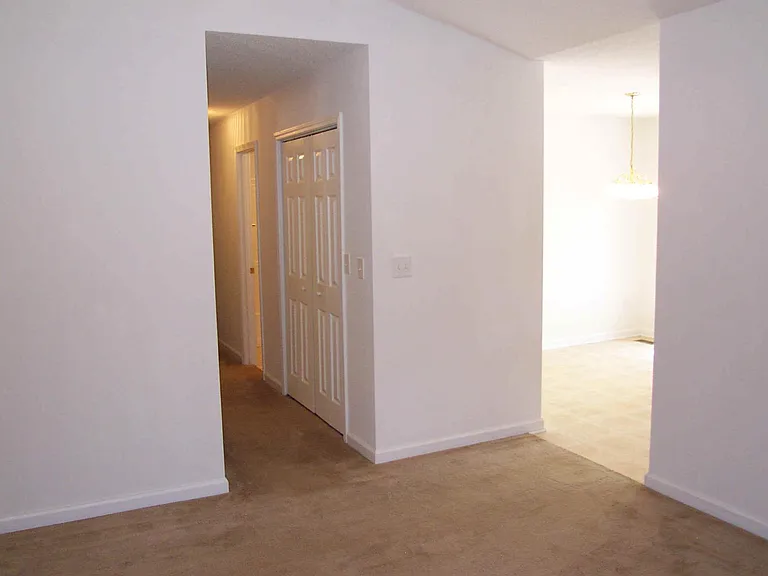 391 Housley Dr — Photo 5