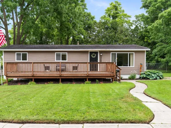 1015 West St, Boyne City, MI 49712