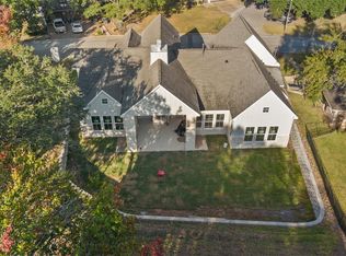 1511 Green Briar Dr, Huntsville, TX 77340