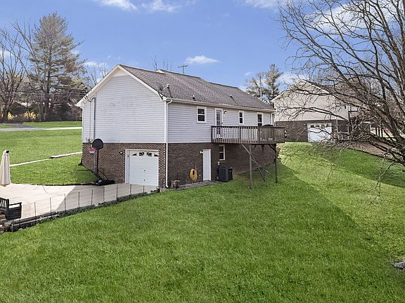 2nd image of 1978 Seven Mile Ferry Rd