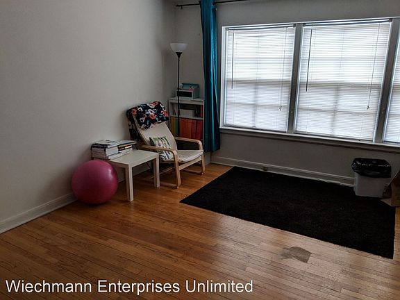 3rd image of 1615 N Franklin Pl #5554643